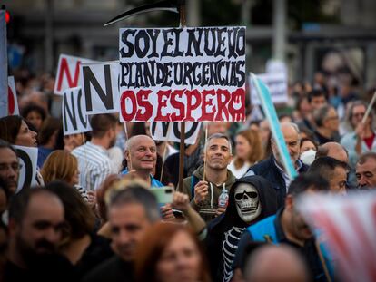 Un manifestante en la marcha por la sanidad pública en el centro de Madrid, el pasado sábado.