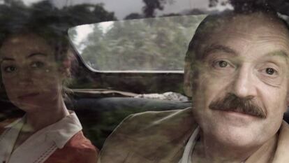Aenne Schwarz y Josef Hader, en la película.