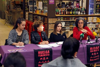 De izquierda a derecha, Justa Montero, Julia Santos, Henar Sastre y Sara Naila, durante la rueda de prensa sobre la huelga feminista.