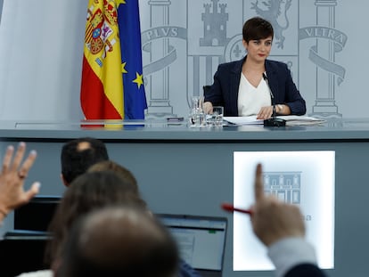 La portavoz del Gobierno y ministra de Política Territorial, Isabel Rodríguez, durante la rueda de prensa convocada tras la reunión del Consejo de Ministros