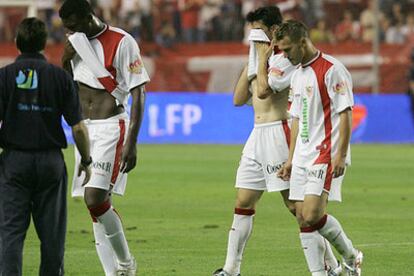 Makukula, Martín y Antoñito (de izquierda a derecha) muestran su decepción tras su derrota