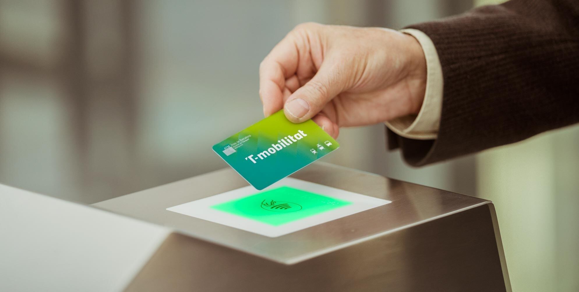 Los usuarios de iPhone ya pueden empezar a validar la T-mobilitat con su teléfono móvil