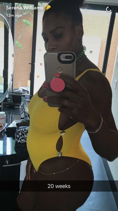 Serena Williams

Las nuevas tecnologías pueden jugar malas pasadas. A mediados de abril de 2017, disfrutando de unas merecidas vacaciones, la tenista se hizo una selfie en los que se podía apreciar su abultada tripa. La instantánea en cuestión, que corrió por Snapchat como la pólvora, contaba con un críptico mensaje en el que podía leerse “20 semanas”. Rápidamente la eliminó para sorpresa de todos. ¿Por qué lo hizo? Pues principalmente porque en vez de enviar la foto por privado a su pareja Alexis Ohanian, la cual era su intención, por error la compartió con todos sus seguidores. Obviamente, después de que los medios se hicieran eco de su despiste no le quedó otra que volver a colgar la imagen. Esta vez, claro está, públicamente.