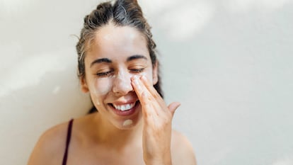 Este es el mejor protector solar facial con efecto buena cara: es antimanchas y tiene ácido hialurónico