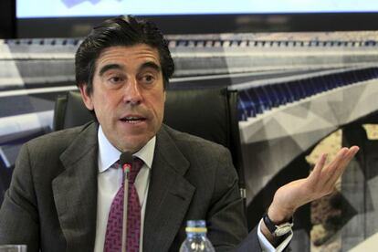 El presidente de Sacyr, Manuel Manrique, durante la rueda de prensa de este miércoles en la sede de la empresa.