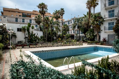 Aspecto de la piscina del hotel Planamar, en Malgrat de Mar