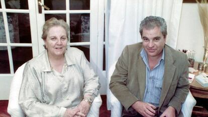 Carmen Balcells i Juan Marsé, en una foto cedida per la familia de l'escriptor.