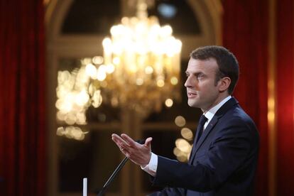 El president francès, Emmanuel Macron, en el seu discurs de Cap d'Any als mitjans, dimecres a París.