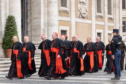 Los cardenales llegaban el domingo a Santa María la Mayor, en Roma.