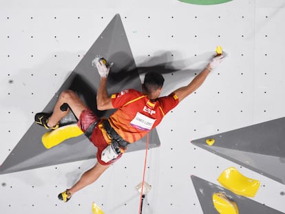 El deportista Alberto Gines López completa la prueba de velocidad de escalada en los Juegos Olímpicos de Tokio