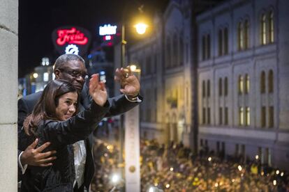 Una procesión de antorchas en honor a los galardonados con el Premio Nobel de la Paz 2018, el congoleño Denis Mukwege y la iraquí Nadia Murad, en Oslo (Noruega). Ambos han sido premiados por sus esfuerzos para acabar con el uso de la violencia sexual como arma de guerra y en conflictos armados.