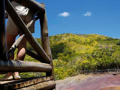 Las Tierras de los Siete Colores, en las cercanías de Chamarel, al sur de la isla de Mauricio.