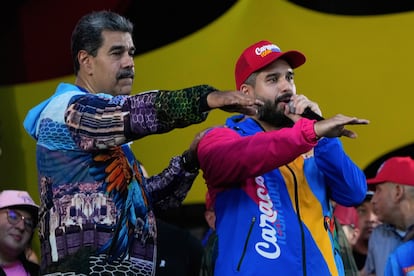 Nicolás Maduro y su hijo Nicolás Maduro Guerra, en el acto de cierre de campaña el pasado jueves en Caracas.