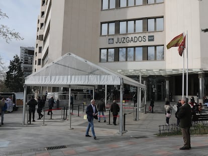 Vista de la entrada de los Juzgados de Madrid de plaza de Castilla.