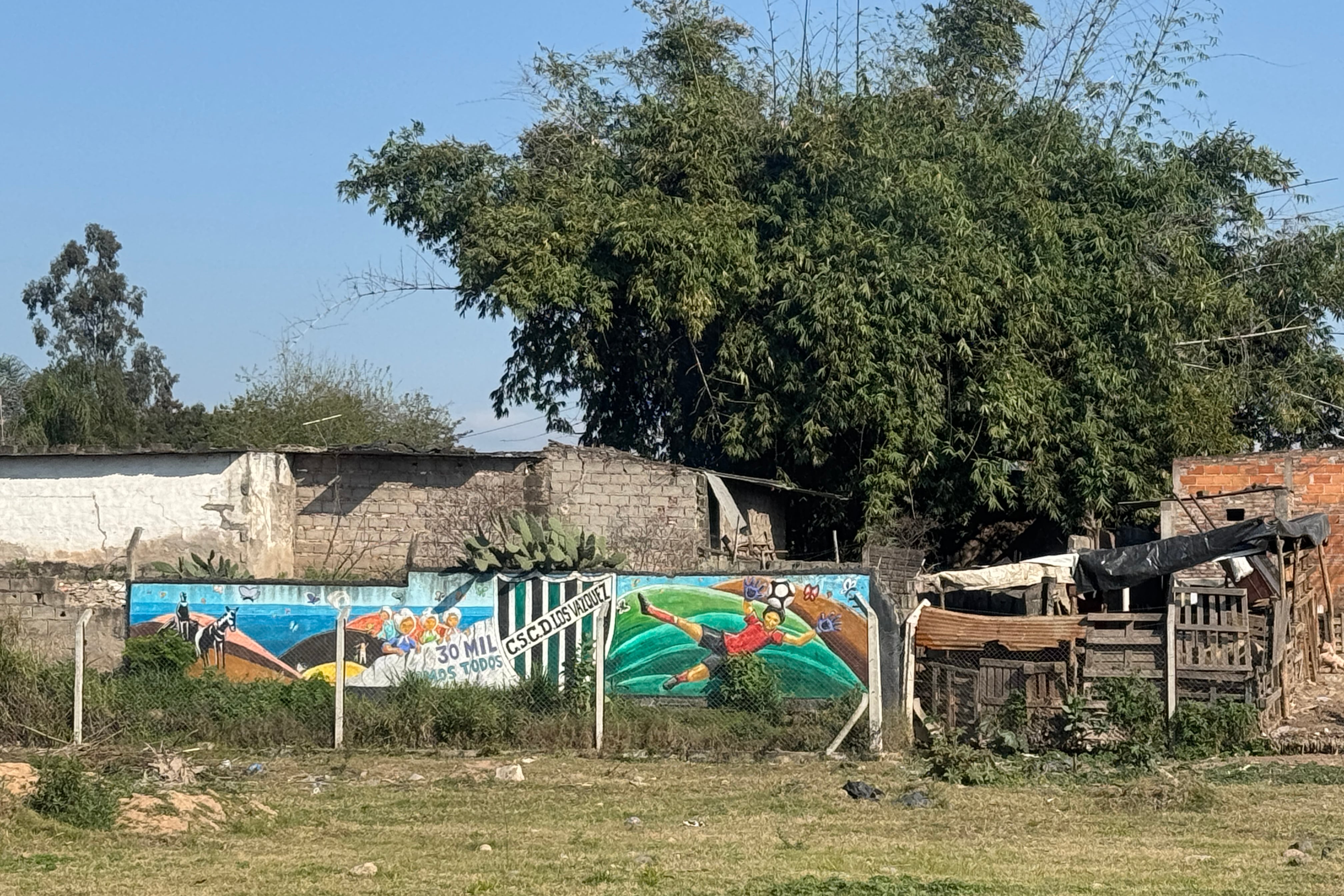 Los Vázquez, un club argentino creado por los vecinos para “sacar a los chicos de la calle”