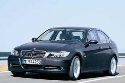 El BMW Serie 3 2005 es uno de los estrenos más esperados. Nueva imagen, motores más potentes y gran dinamismo. Saldrá a la venta a finales de marzo.