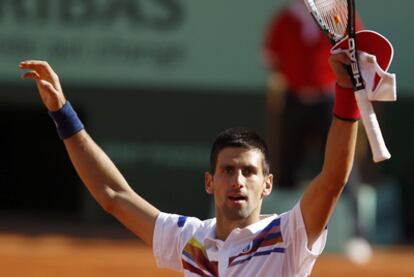 Djokovic celebra su victoria ante el francés Gasquet.