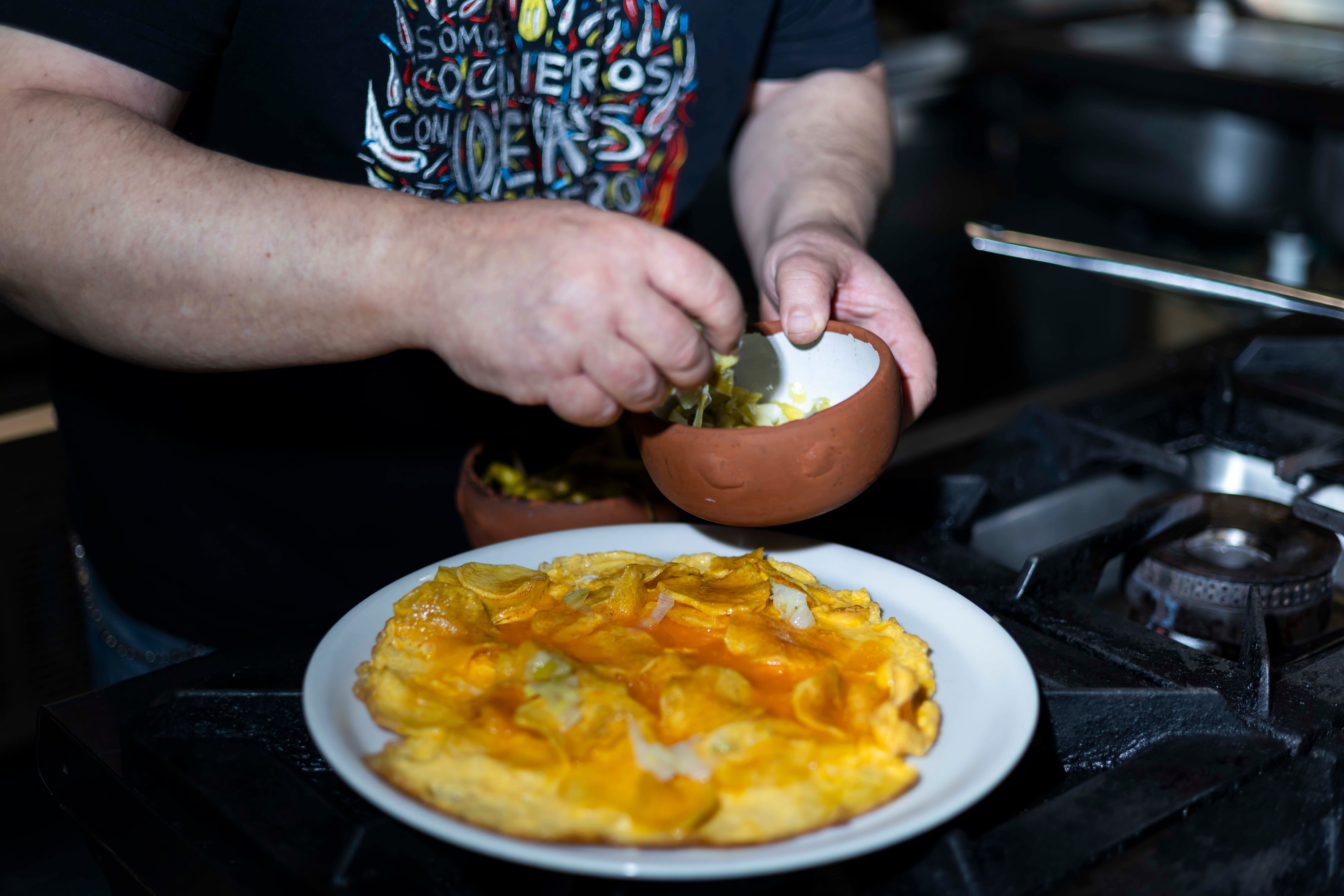 La tortilla que nació por un capricho de Rafael Moneo y se ha convertido en la más copiada de España