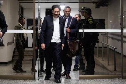 El senador Iván Cepeda  al finalizar la audiencia del fallo contra el expresidente Álvaro Uribe Vélez.