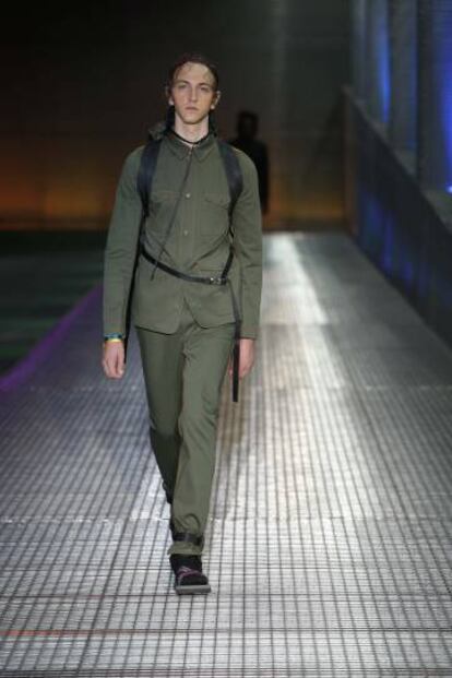 La propuesta de Prada para esta temporada se centra en una prenda entre técnica y alucinógena.