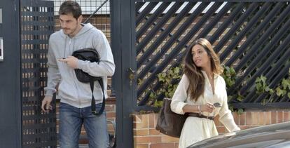 Iker Casillas y Sara Carbonero, en su casa de Madrid.