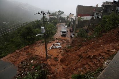 Un deslave causado por las fuertes lluvias del huracn John, el 26 de septiembre en Acapulco (Estado de Guerrero). 