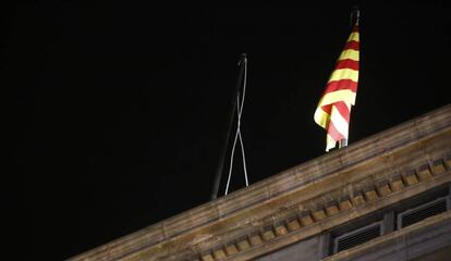 Asta sin la bandera española en la Generalitat, arriada el pasado 3 de enero.