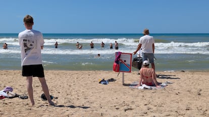 Bañistas en las playa de Anapa.