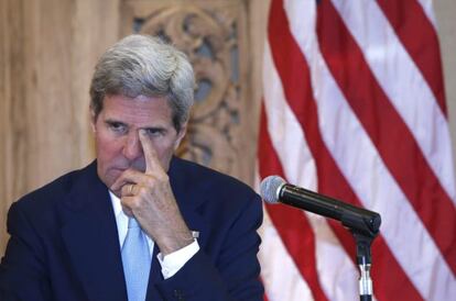 John Kerry comparece ante los medios en Bali.