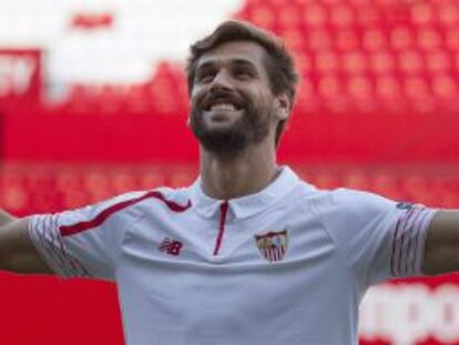 Llorente, en su presentaci&oacute;n como jugador del Sevilla. 