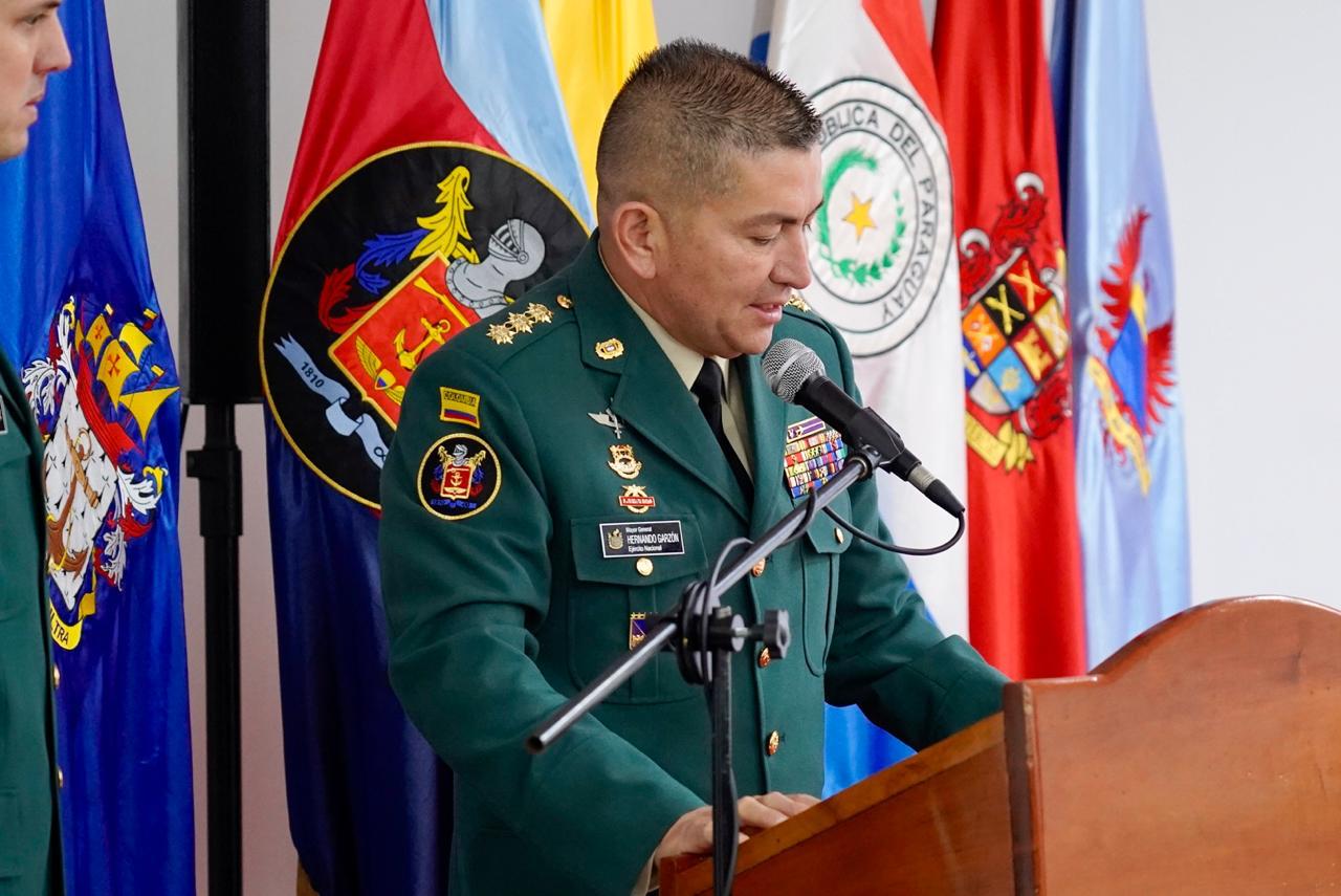 Petro Retira a Inspector General de las Fuerzas Militares por Vínculos con Narcotráfico
