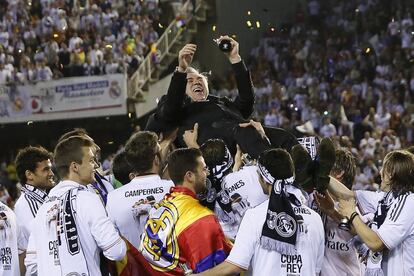 El Real Madrid ganó la Copa del Rey 2014 en Mestalla (2-1), un título muy celebrado por los jugadoeres con su entrenador Carlo Ancelotti. El partido lo abrió Di María a los 10 minutos y lo empató Bartra antes del 70'.