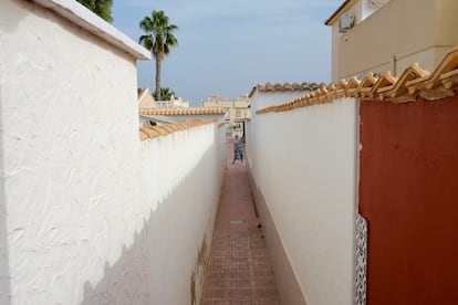 En la imagen, vista del callejón donde se produjo el suceso.