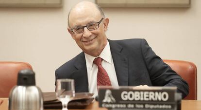 El ministro de Hacienda, Cristóbal Montoro, en el Congreso
