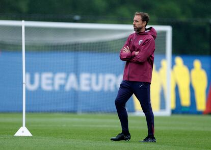 Gareth Southgate durante el entrenamiento de la selección inglesa