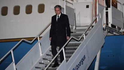El secretario de Estado Antony Blinken llega a Vilna, en Lituana, este domingo.