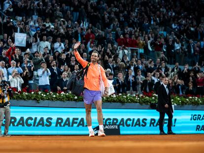 Nadal se despide de los aficionados de la Caja Mágica de Madrid.