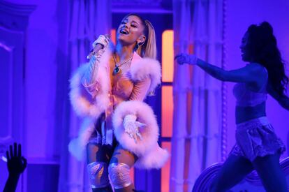 Ariana Grande, durante su actuación en la ceremonia de entrega de los premios Grammy, el pasado enero en Los Ángeles.