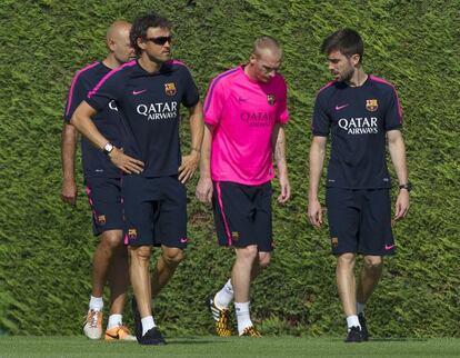 Luis Enrique junto a Mathieu en un entrenamiento del Barcelona.