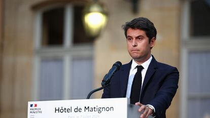 El primer ministro francés, Gabriel Attal, de la alianza macronista Ensemble, comparecía este domingo en el Palacio de Matignon, en Paris, el 7 de julio de 2014.