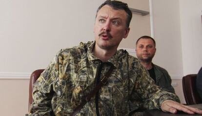 &Iacute;gor Strelkov, en julio en Donetsk, y Borod&aacute;is tras &eacute;l.  