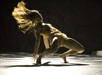 Un momento del espectáculo de Wim Vandekeybus, que se estrena hoy en el Teatro Central de Sevilla.