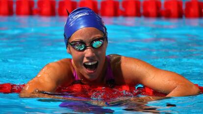 Marina Garc&iacute;a, exultante, tras nadar los 200 braza.