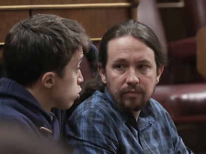  Pablo Iglesias e &Iacute;&ntilde;igo Errej&oacute;n en el Congreso de los Diputados. 