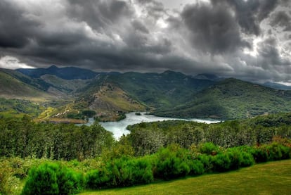 Vista de Ruesga, uno de los embalses que forman parte de la Ruta de los Pantanos.