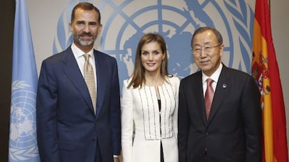 O rei e a rainha da Espanha com o secretário-geral da ONU em Nova York.
