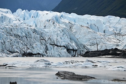 Vista del glaciar Matanuska, cerca de Palmer (Alaska), que retrocede de forma preocupante cada año debido al calentamiento global.