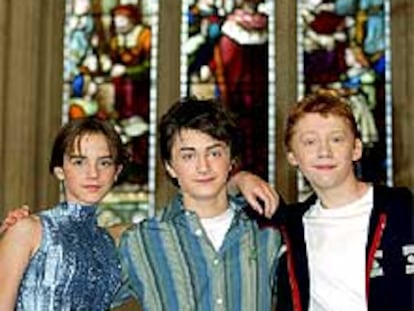 De izquierda a derecha, Emma Watson, Daniel Radcliffe y Rupert Grint.