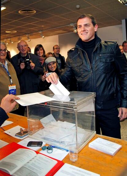 El candidato de Ciutadans ha votado en La Garriga, una población ubicada a 45 minutos de Barcelona.