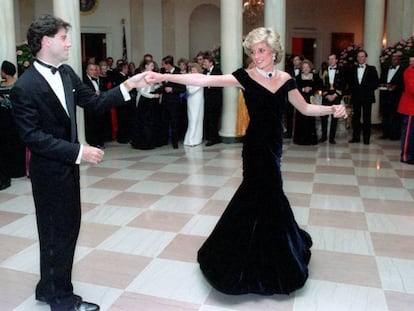 John Travolta y Lady Di, en la Casa Blanca en 1985.